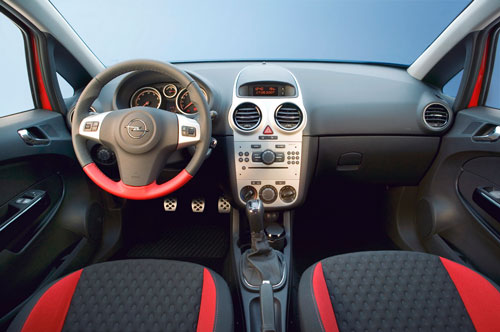 The Corsa GSi is fitted with a detuned version of the Corsa OPC s 
