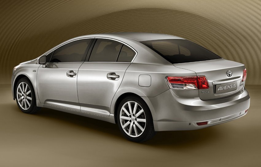 Look at this first official photo of the upcoming Toyota's Avensis, 