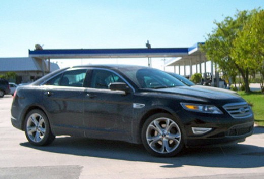 The 2010 Ford Taurus SHO test mule were spotted at a gas station somewhere 