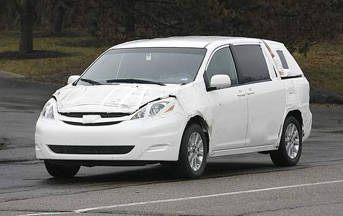 2011 Toyota Sienna pic 4