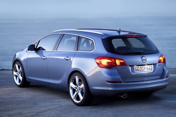 The allnew Opel Vauxhall in the UK Astra Sports Tourer has been revealed