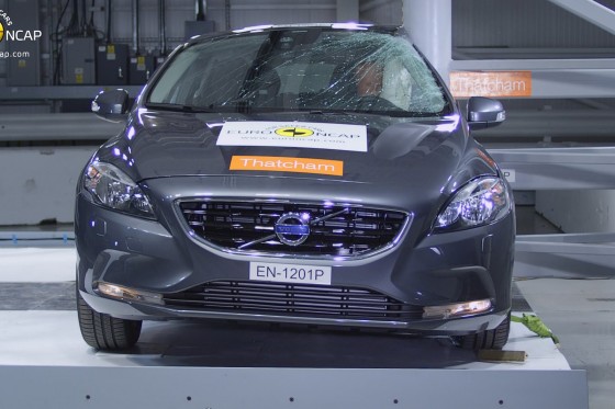 Volvo V40 crash test